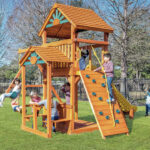 Parrot Island Fort XL w/ Wood Roof & Snack Bar