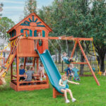 5.8 Bengal Fort w/Wood Roof & Treehouse Panels