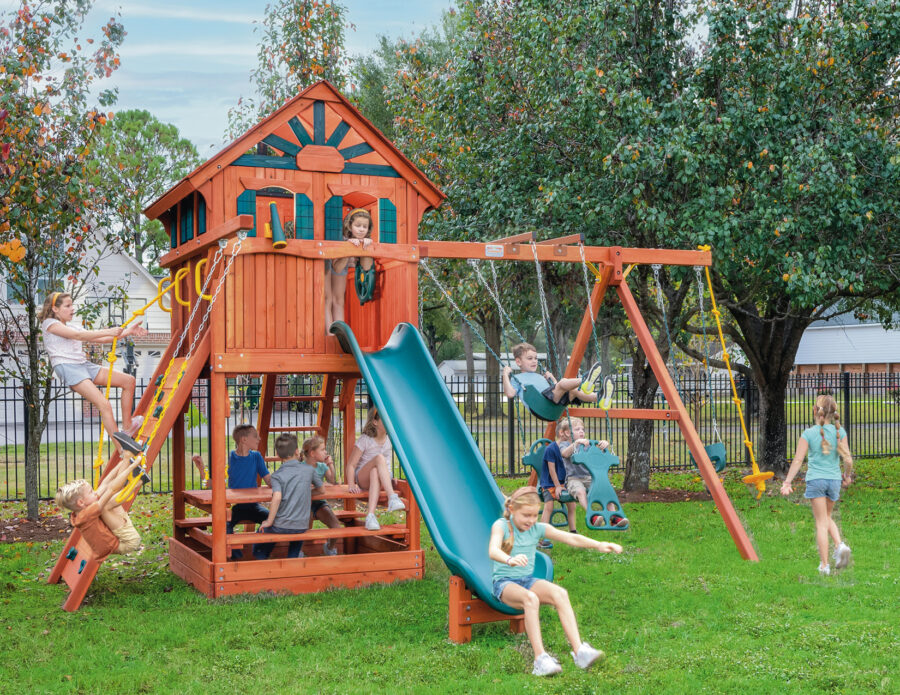 5.8 Bengal Fort w/Wood Roof & Treehouse Panels